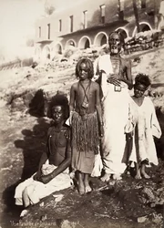 Una familia de Bicharis (impresión de albúmina)